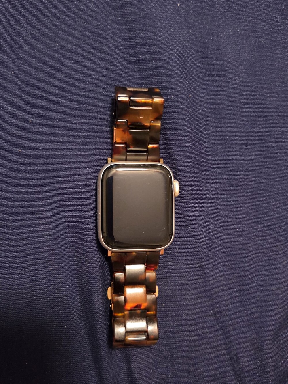 Apple Watch SE GPS + Cellular, 40mm Starlight Aluminum Case with Lake Green Spor